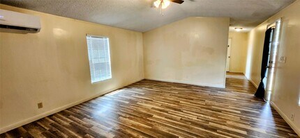 Building Photo - 2555 Lee Turner Rd