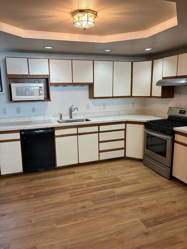 Foto principal - 304 NE 50th St
