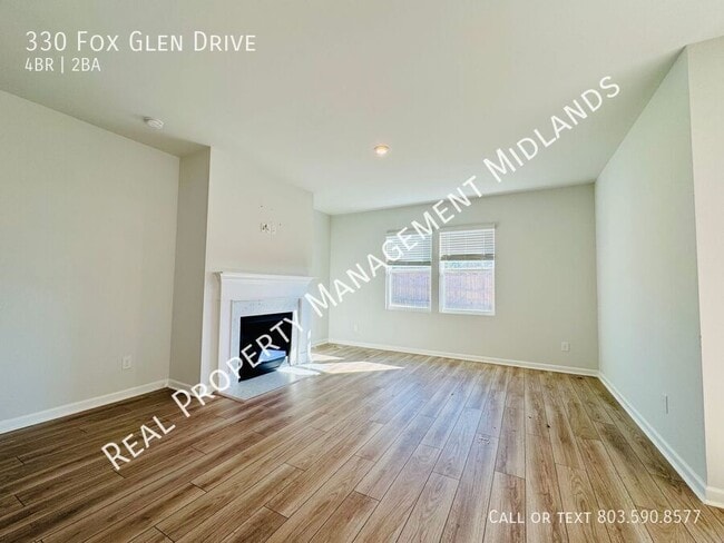 Foto del edificio - 330 Fox Glen Dr