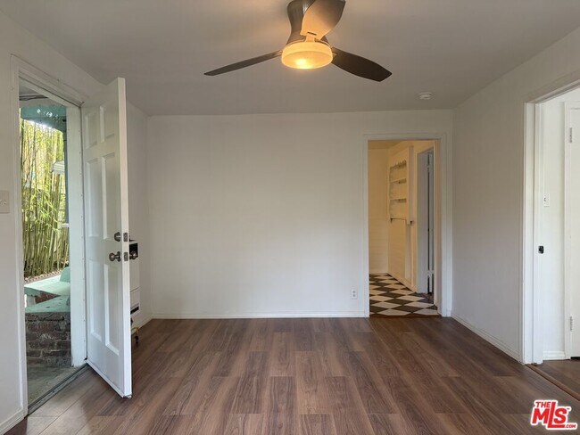 Foto del edificio - 2983 Sunnynook Dr