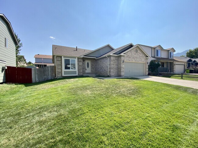 Foto del edificio - 1611 S Canoe Creek Dr
