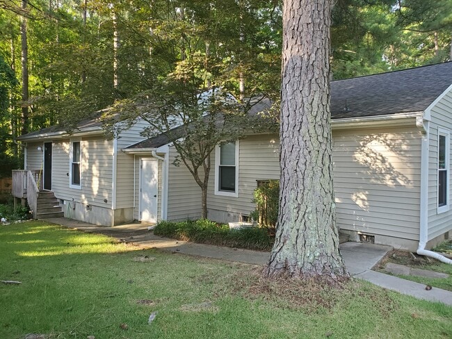 Building Photo - 3 Baytree Ct