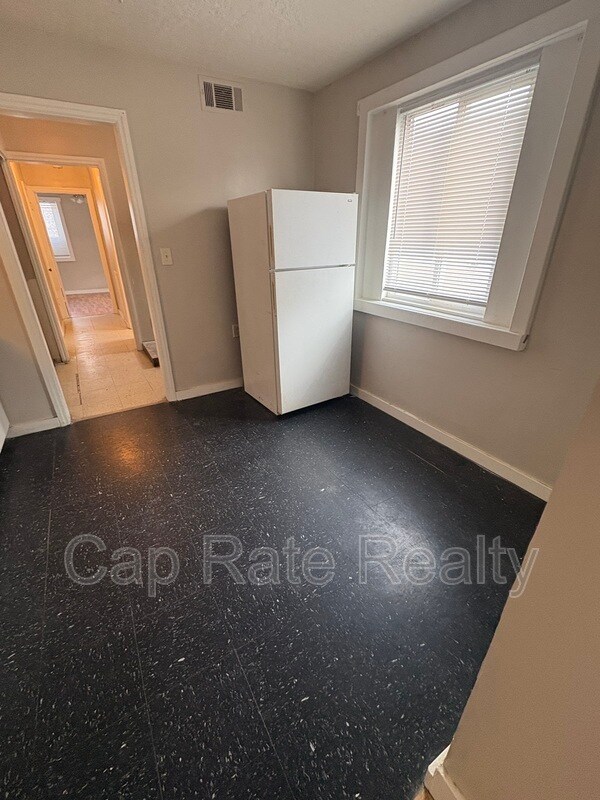 Foto del edificio - 1042 Loretta Ave