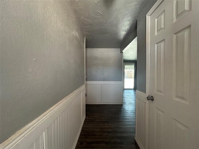 Building Photo - 8441 NW 92nd St