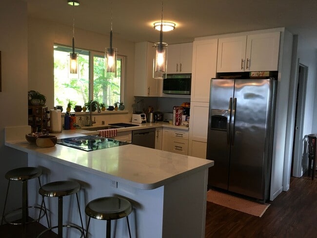 Building Photo - Unfurnished 3BR/2BA Home Next to Punahou School