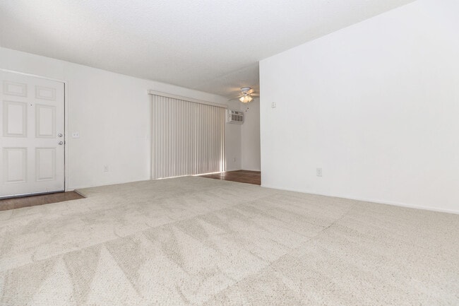 Foto del edificio - Tamarack Woods Apartment Homes