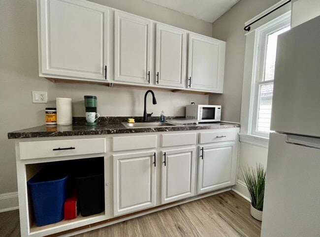 Photo - 10702 Lamontier Ave Apartment