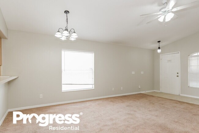 Foto del edificio - 8432 Deer Chase Dr