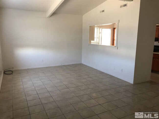 Foto del edificio - 3 bed/1 bath/1 car garage home for rent in...