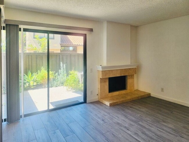 Foto del edificio - 5151 Walnut Ave