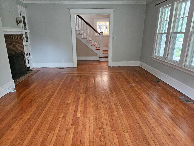 Foto del edificio - 1774 Whitney Ave