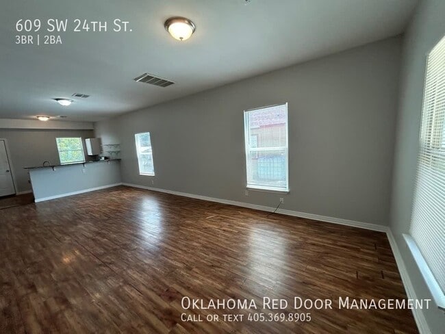 Building Photo - 609 SW 24th St