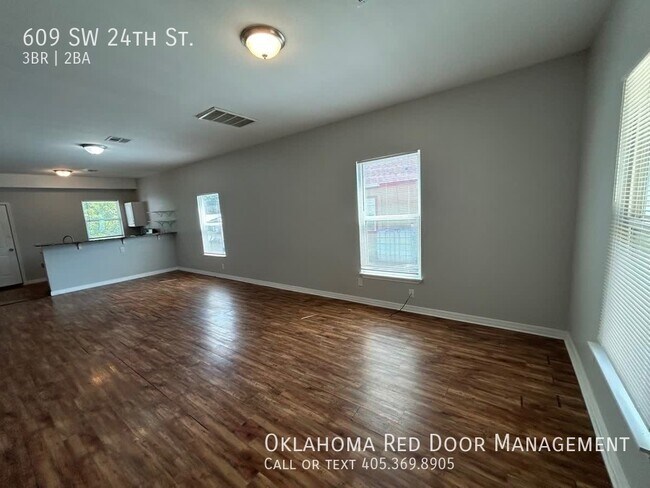 Foto del edificio - 609 SW 24th St