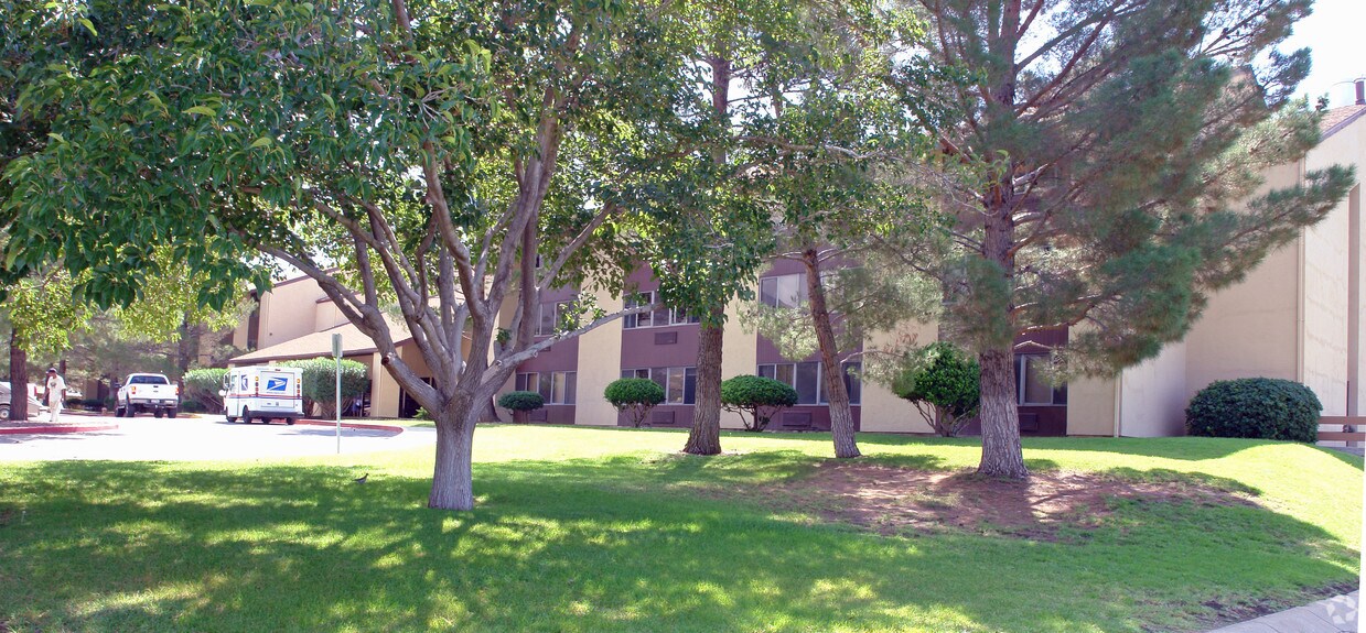 Foto del edificio - ELVIN ESTATES  