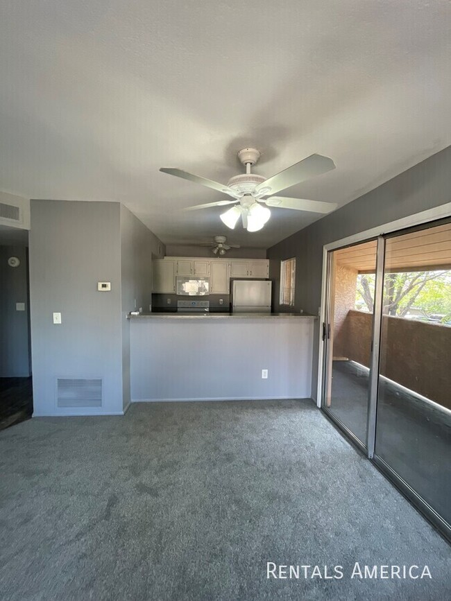 Building Photo - Updated Condo Available in Dobson Ranch!