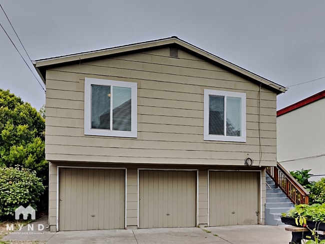 Building Photo - 2118 Roosevelt Ave