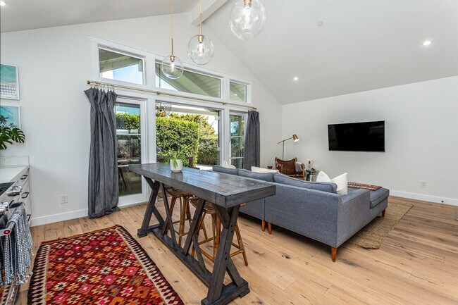 Foto del edificio - 727 Sonrisa St