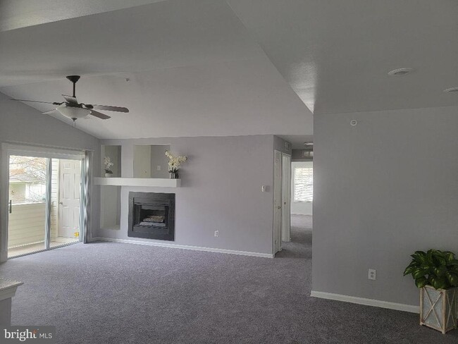 Building Photo - 416 Dresher Woods Dr