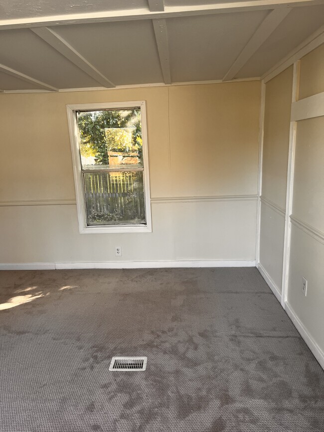 Foto del edificio - 742 Tallman Cir