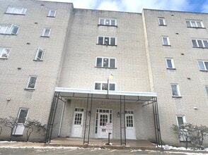 Building Photo - 11551 S Western Ave