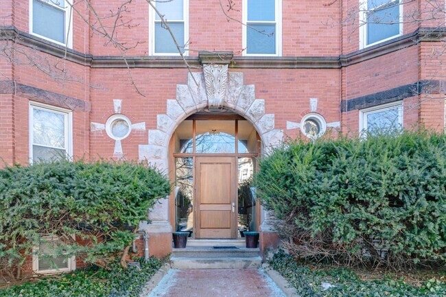 Building Entrance - 18 Centre St