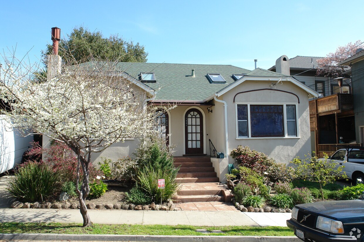 Primary Photo - 1439-1443 Milvia St