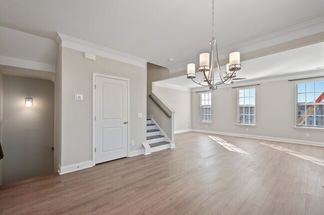 Foto del edificio - 817 Bolton Dr