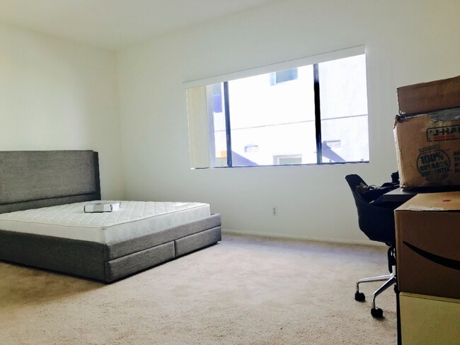 Foto del edificio - 1607 S Bentley Ave