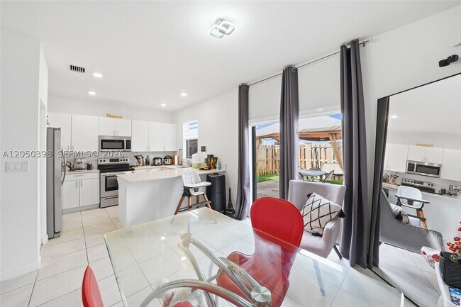 Building Photo - 24644 SW 118 Ct