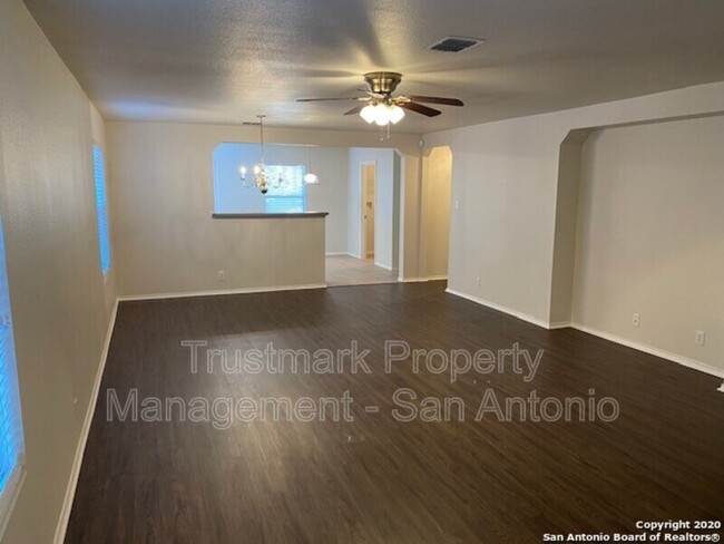 Foto del edificio - 125 Bay Willow