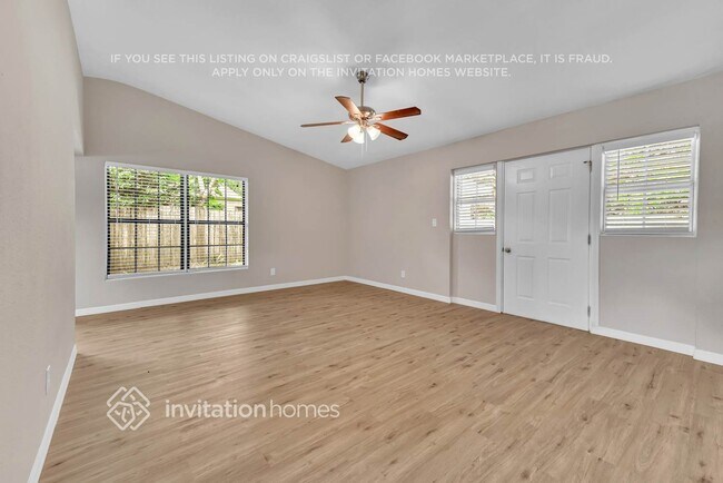 Foto del edificio - 3822 Pine Ridge Rd