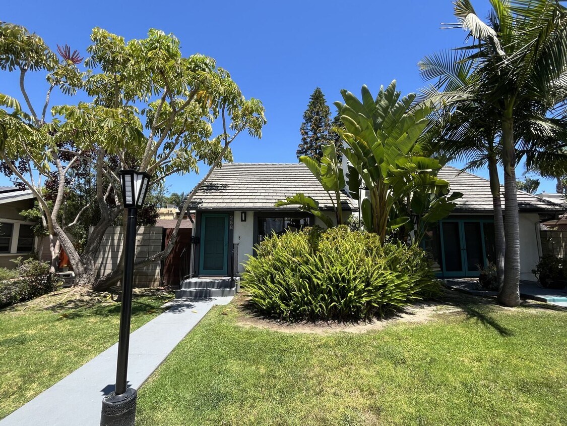 Primary Photo - Unique 2-bedroom, 2-bath + Loft townhome s...