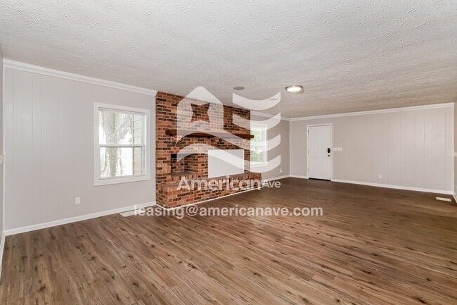 Building Photo - 724 W Royal St