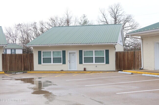 Building Photo - 114 Peonia Rd