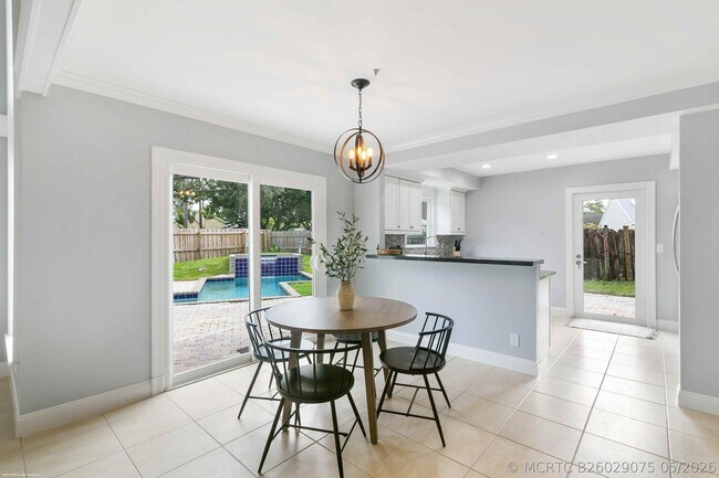 Building Photo - 522 Goldenwood Way