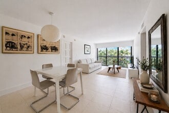 Building Photo - 255 Galen Dr