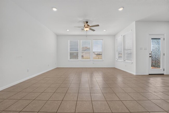Building Photo - 221 Sand Lily Ln