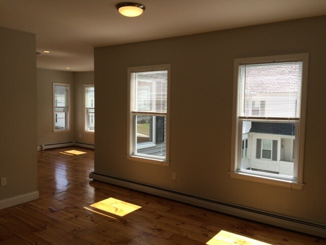 Foto del edificio - 256 Mammoth Rd