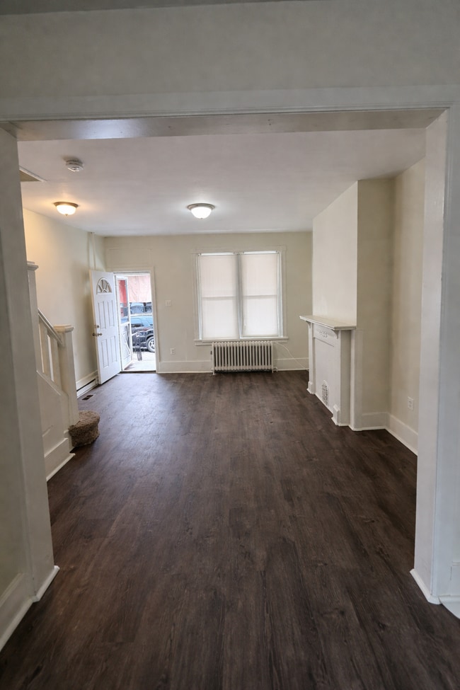 Building Photo - 52 N Dewey St