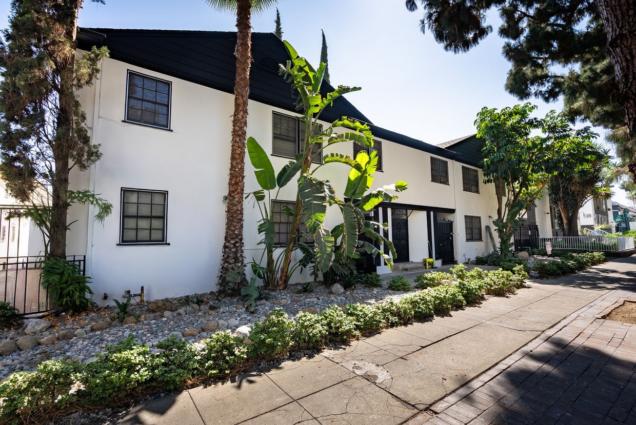 Primary Photo - 7056 Lanewood Ave