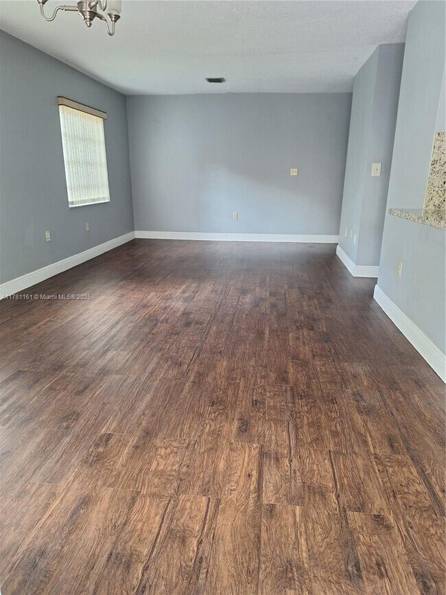 Foto del edificio - 1485 SW 122nd Ave