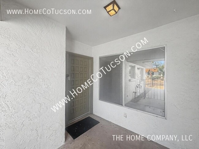 Building Photo - 660 E River Rd