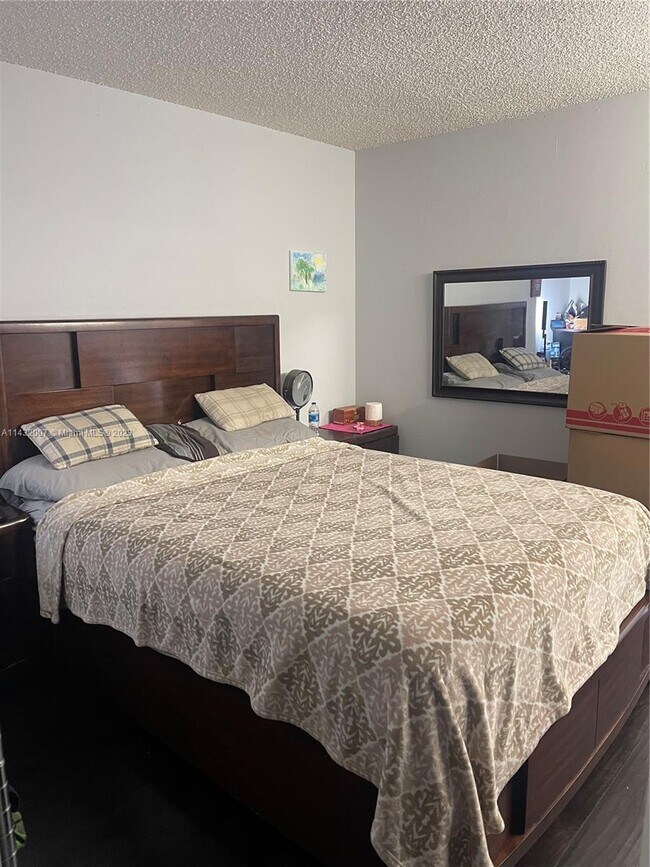Foto del edificio - 3006 Coral Ridge Dr