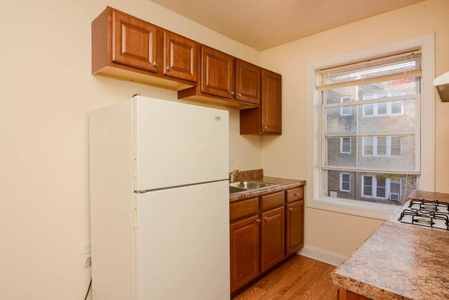 Building Photo - 2600 N Kimball Ave