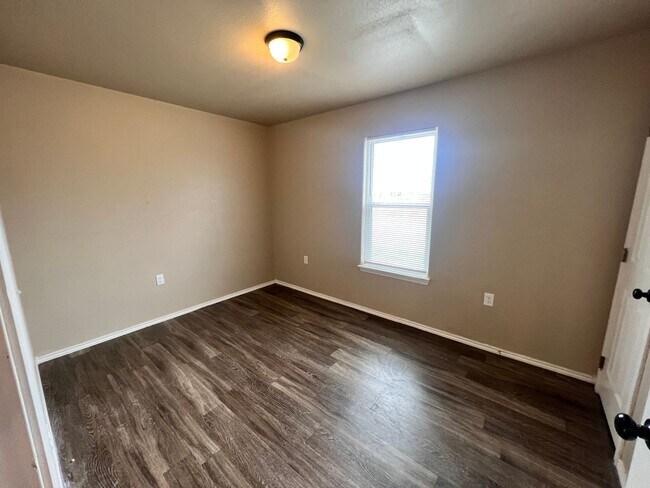Foto del edificio - Section 8 approved, move in special!