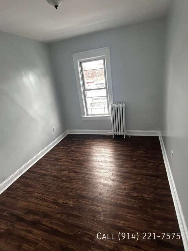 Building Photo - 33 William St