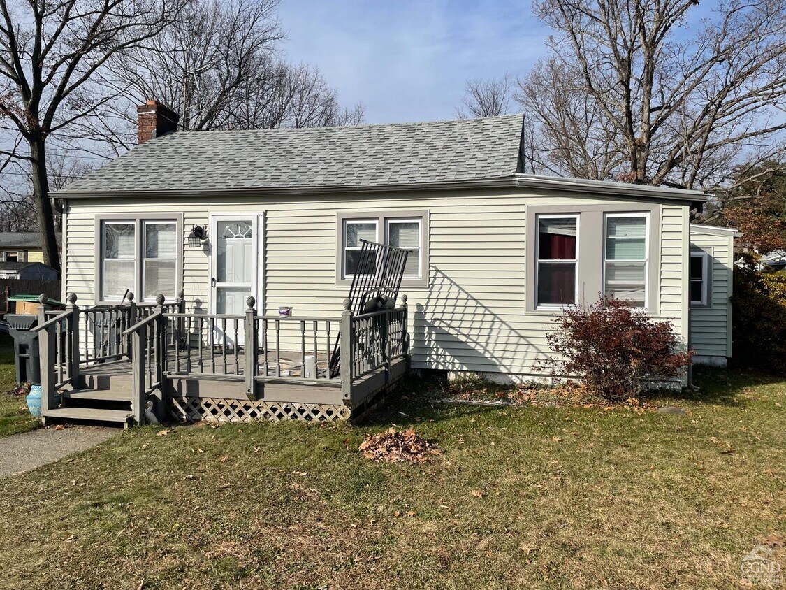 34 Shore Dr, Elizaville, NY 12523 House Rental in Elizaville, NY