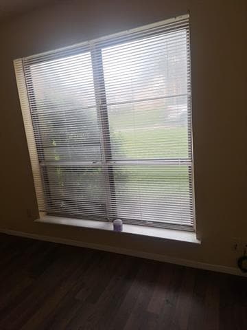 Building Photo - 376 Valley Park Dr