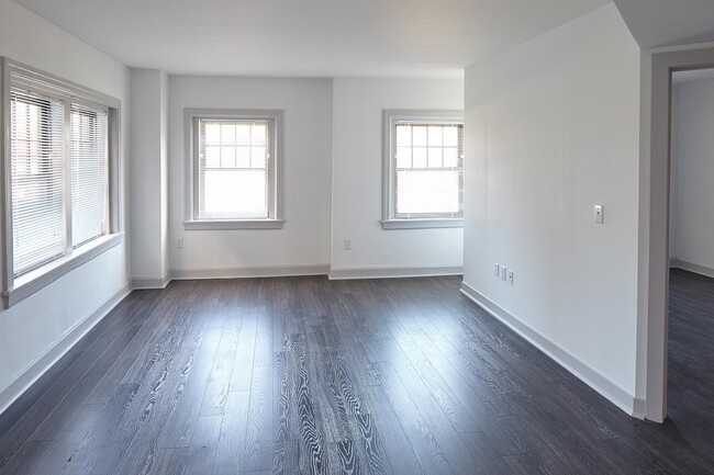 Interior Photo - The Newbern