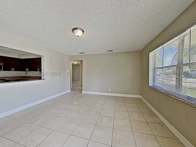 Foto del edificio - 4929 SW 20th St